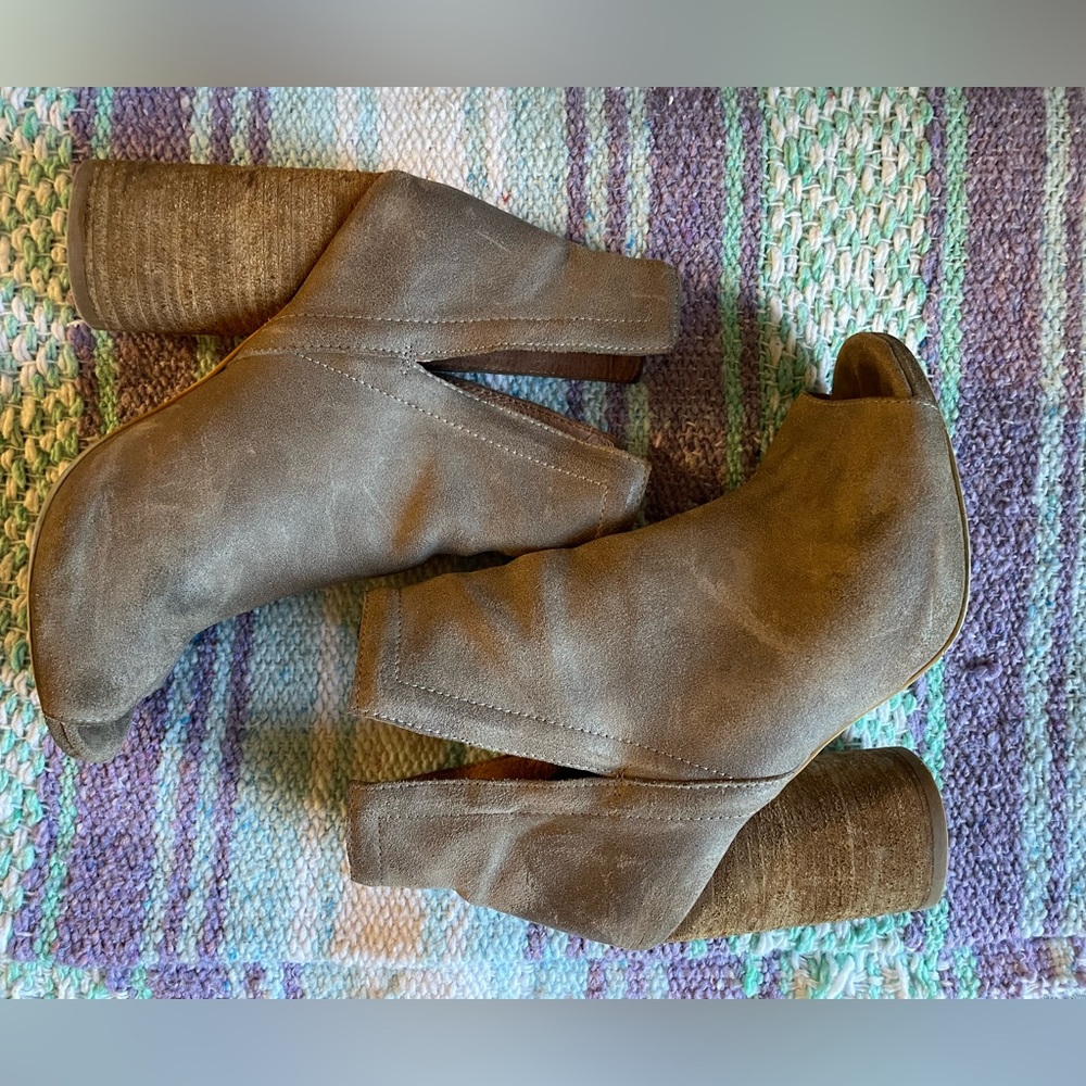 Jeffery Campbell open toe boots. Size 7. Good used condition.